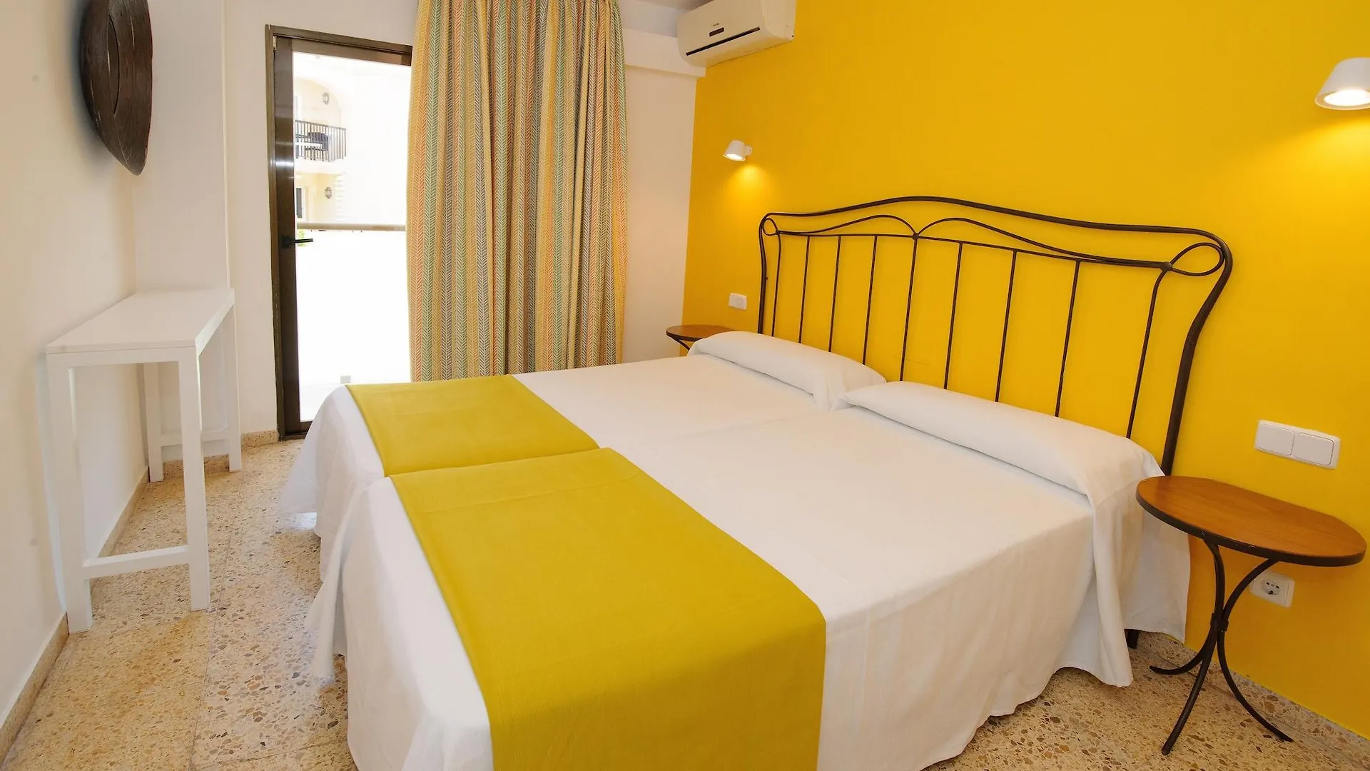 Apartment Aparthotel Boutique Poniente Playa Sant Antoni de Portmany