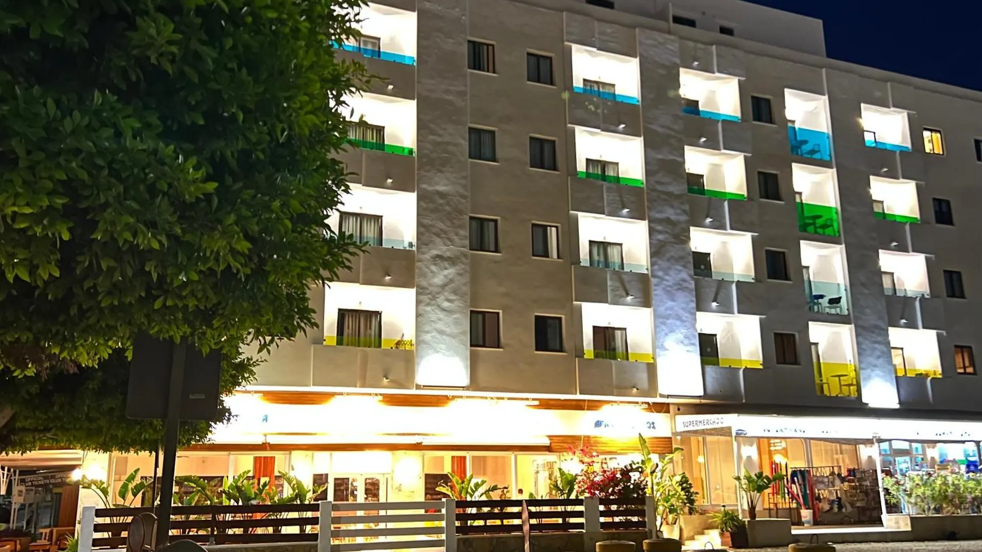 Aparthotel Boutique Poniente Playa Σαν Αντόνιο