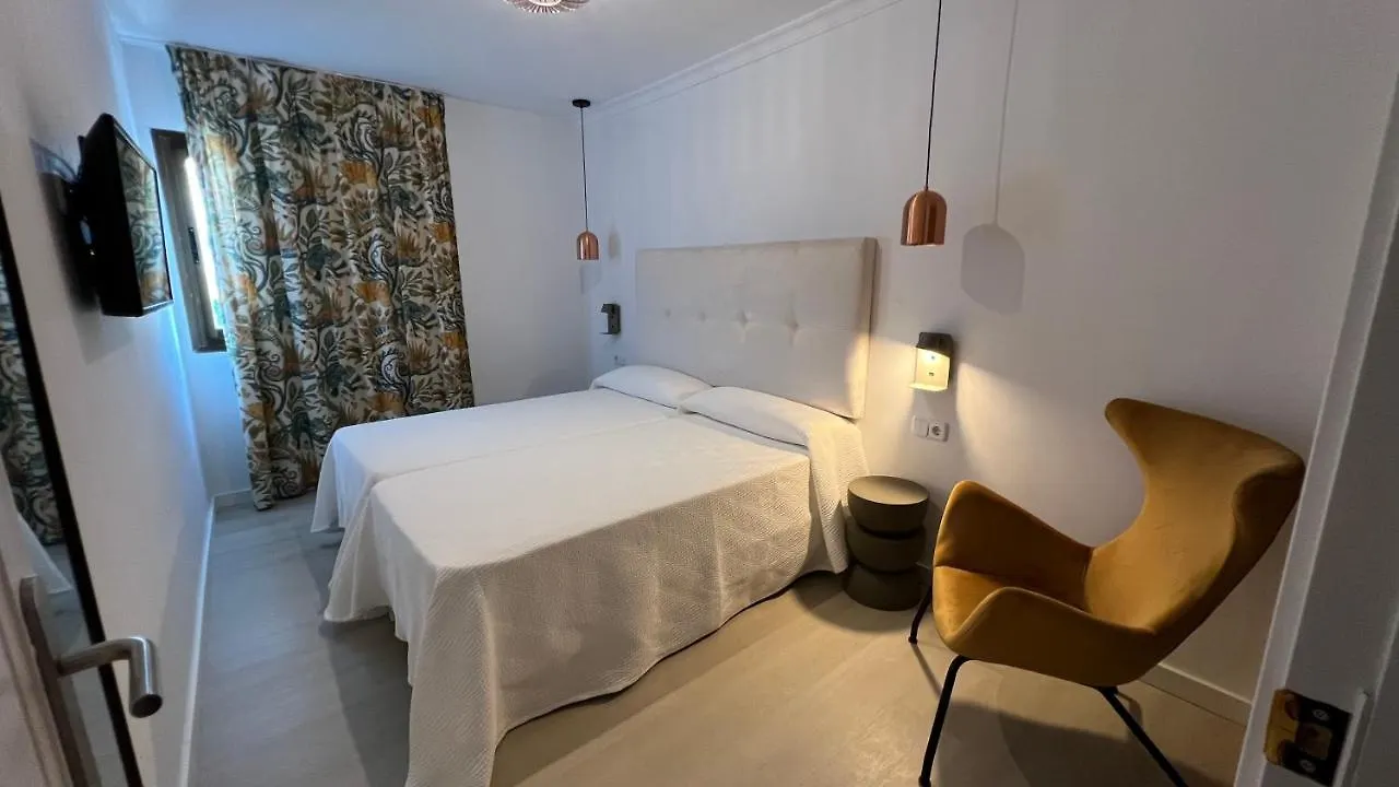 Apartamentos Poniente Playa San Antonio Abad