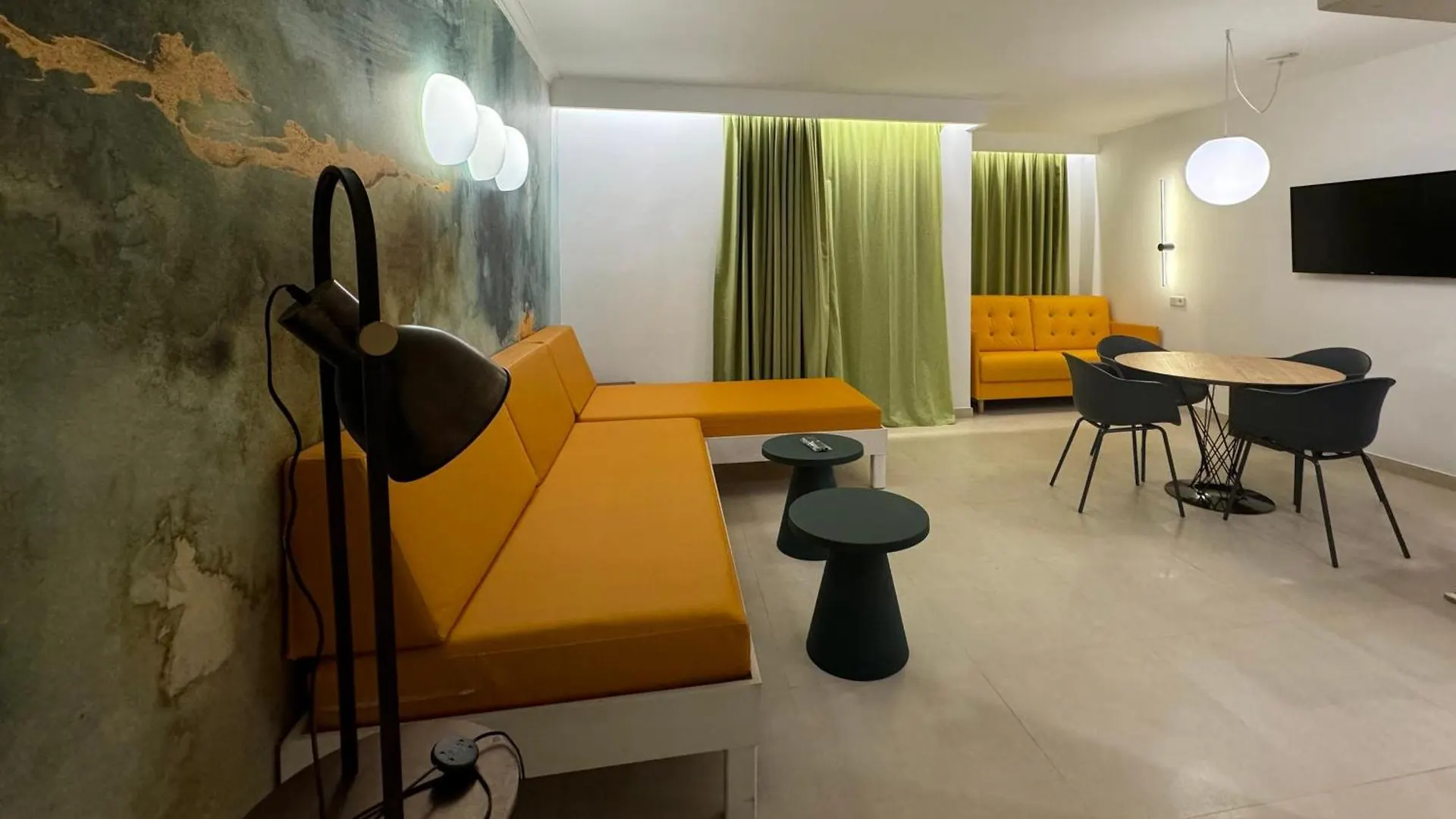 Aparthotel Boutique Poniente Playa Σαν Αντόνιο