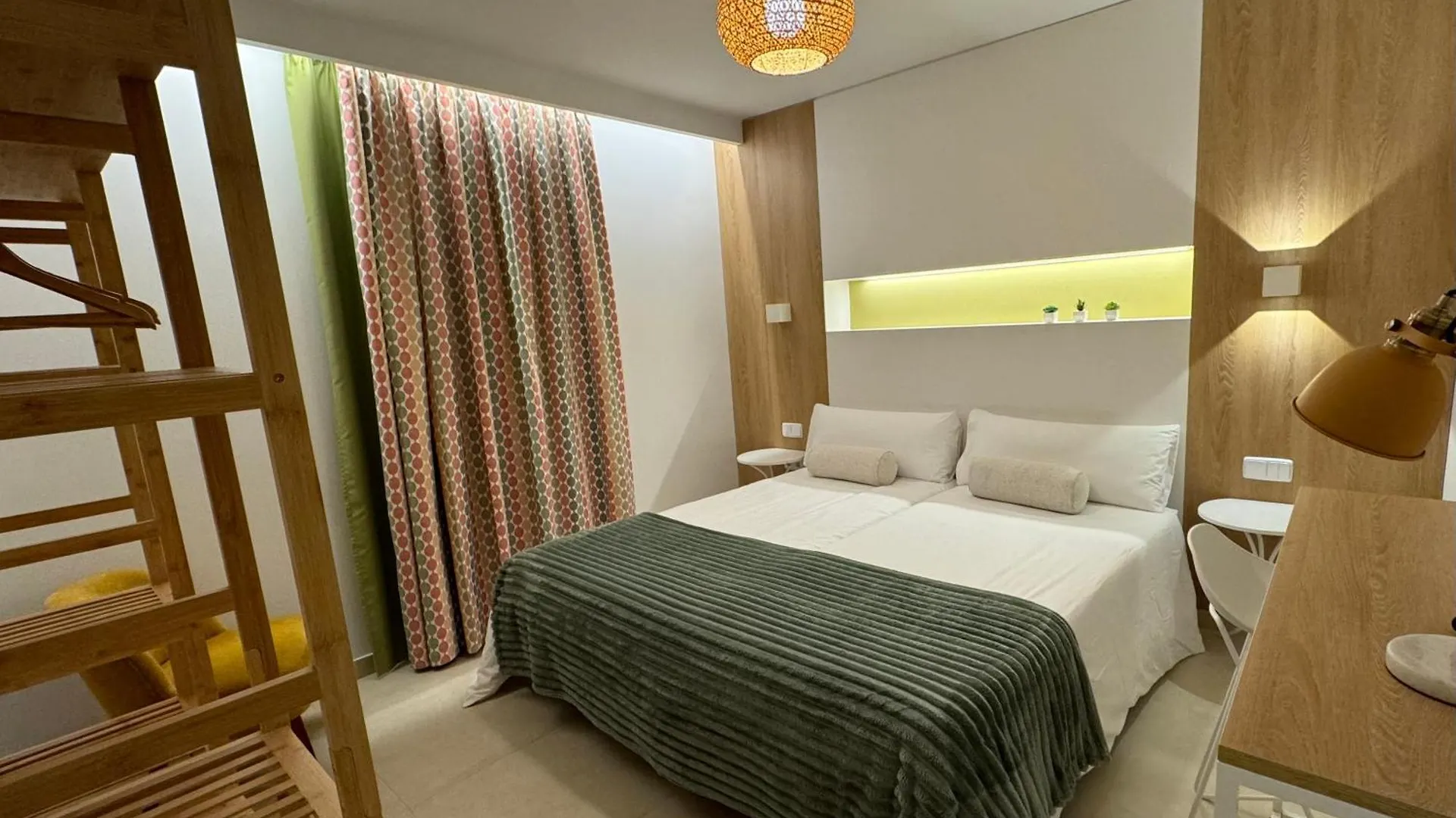 Aparthotel Boutique Poniente Playa Σαν Αντόνιο