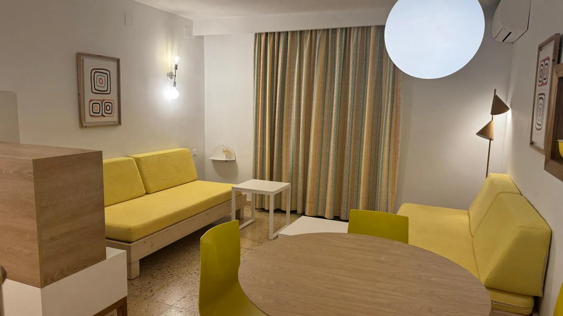 Apartamentos Poniente Playa San Antonio Abad España